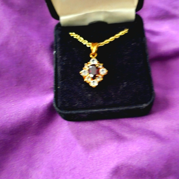 Elevate Your Style with Posh Picks' Expert Selections - Picture 8 of 10